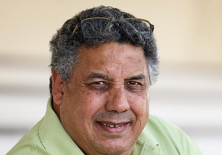 La leyenda del rugby francés Serge Blanco se presentará a alcalde de Biarritz